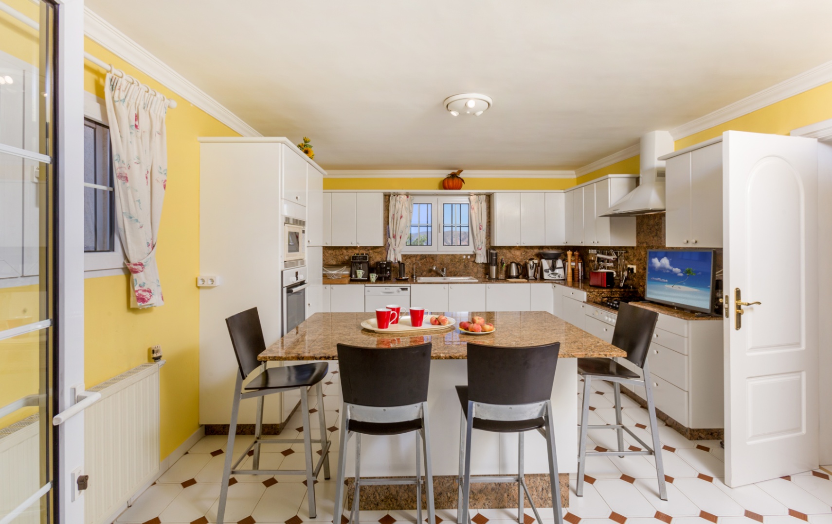 Villa mediterránea en Benitachell, Cumbre del Sol con vistas al mar