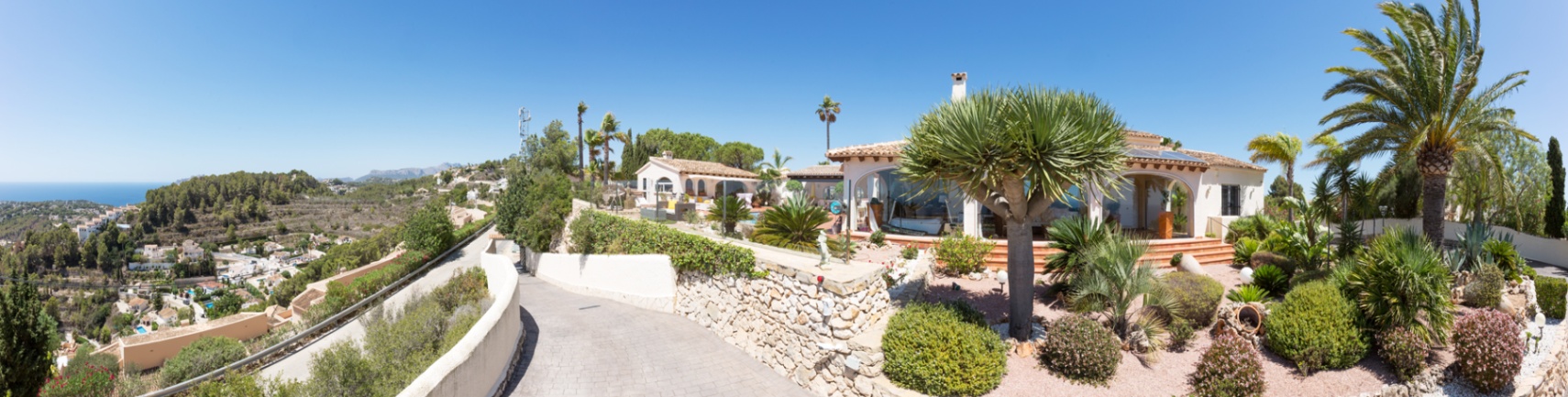 Villa mediterránea en Benitachell, Cumbre del Sol con vistas al mar