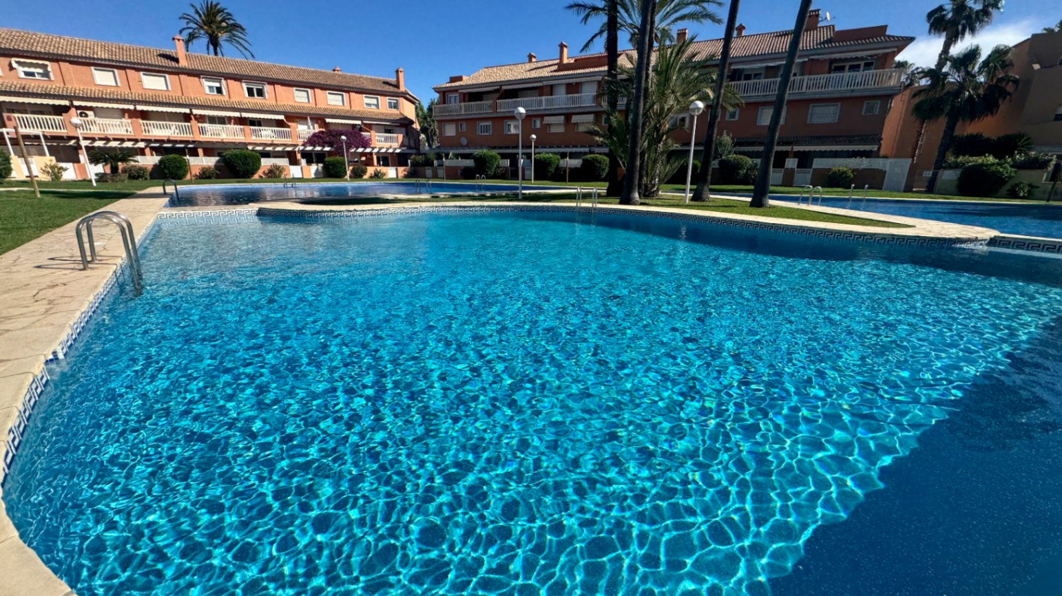Dúplex en Jávea con piscina comunitaria y terraza