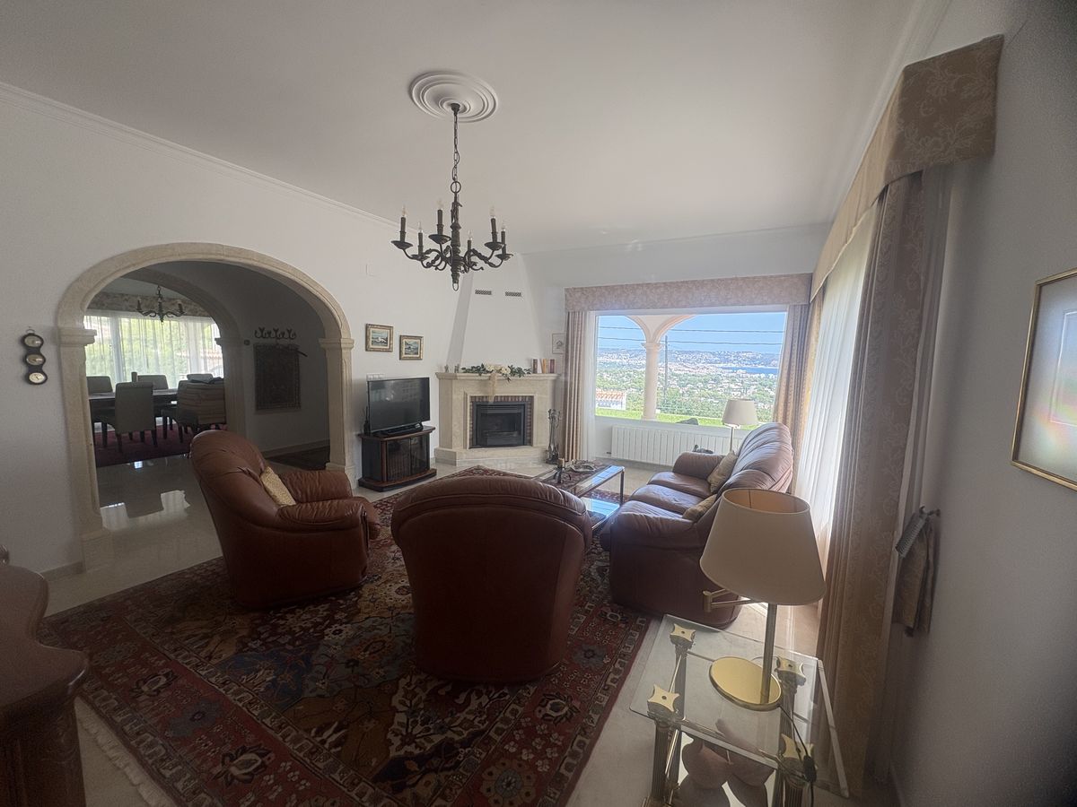 Chalet en Jávea con vistas al mar y al Montgó