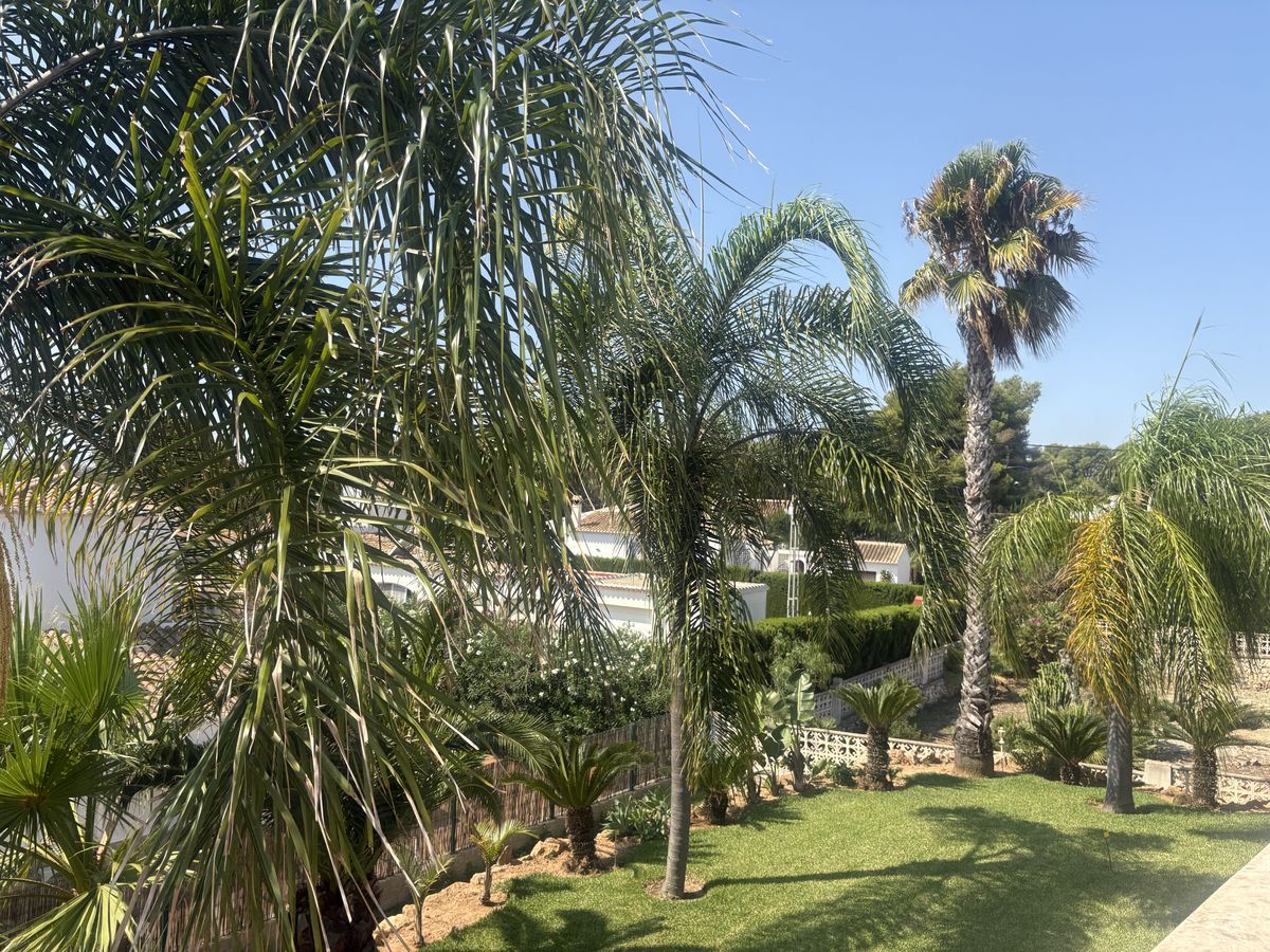 Chalet en Jávea con vistas al mar y al Montgó