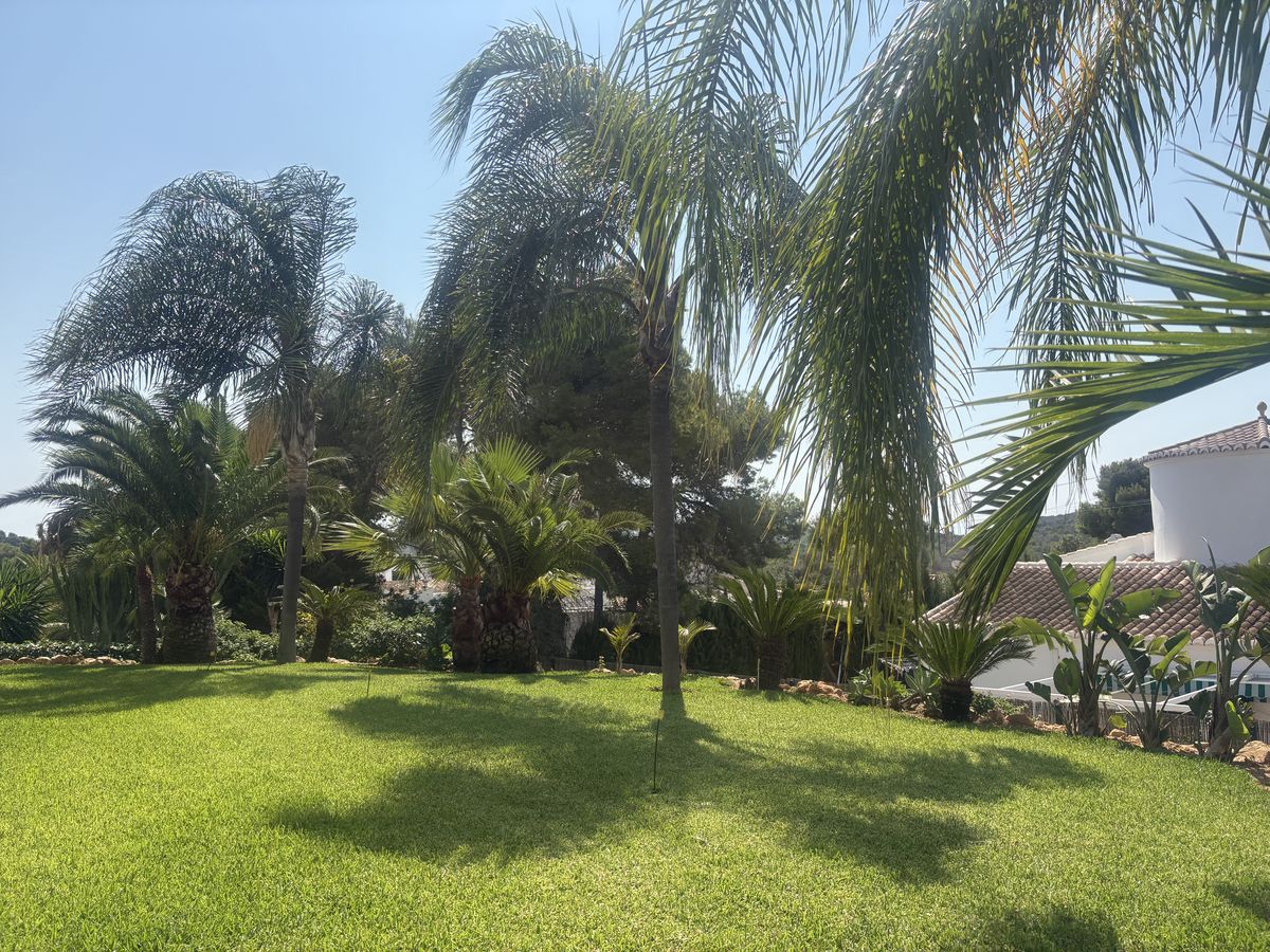 Chalet en Jávea con vistas al mar y al Montgó