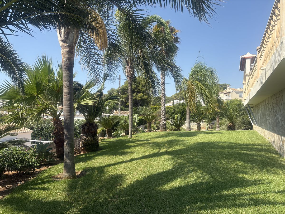 Chalet en Jávea con vistas al mar y al Montgó