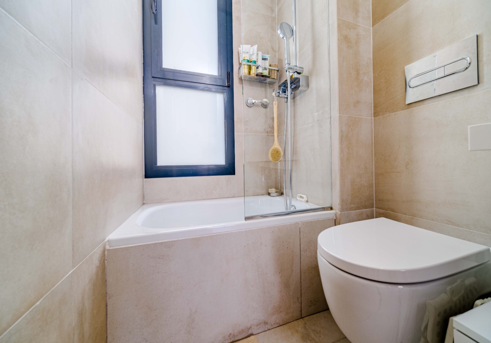 Dúplex moderno con solárium y vistas al mar en Jávea