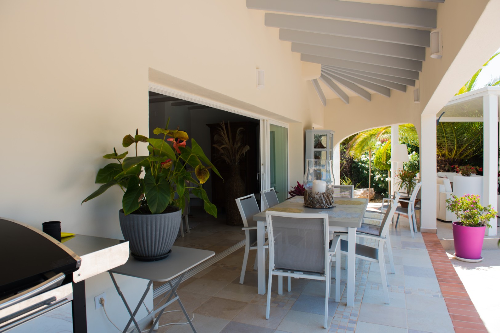 Chalet elegante en Jávea con piscina privada y jardín