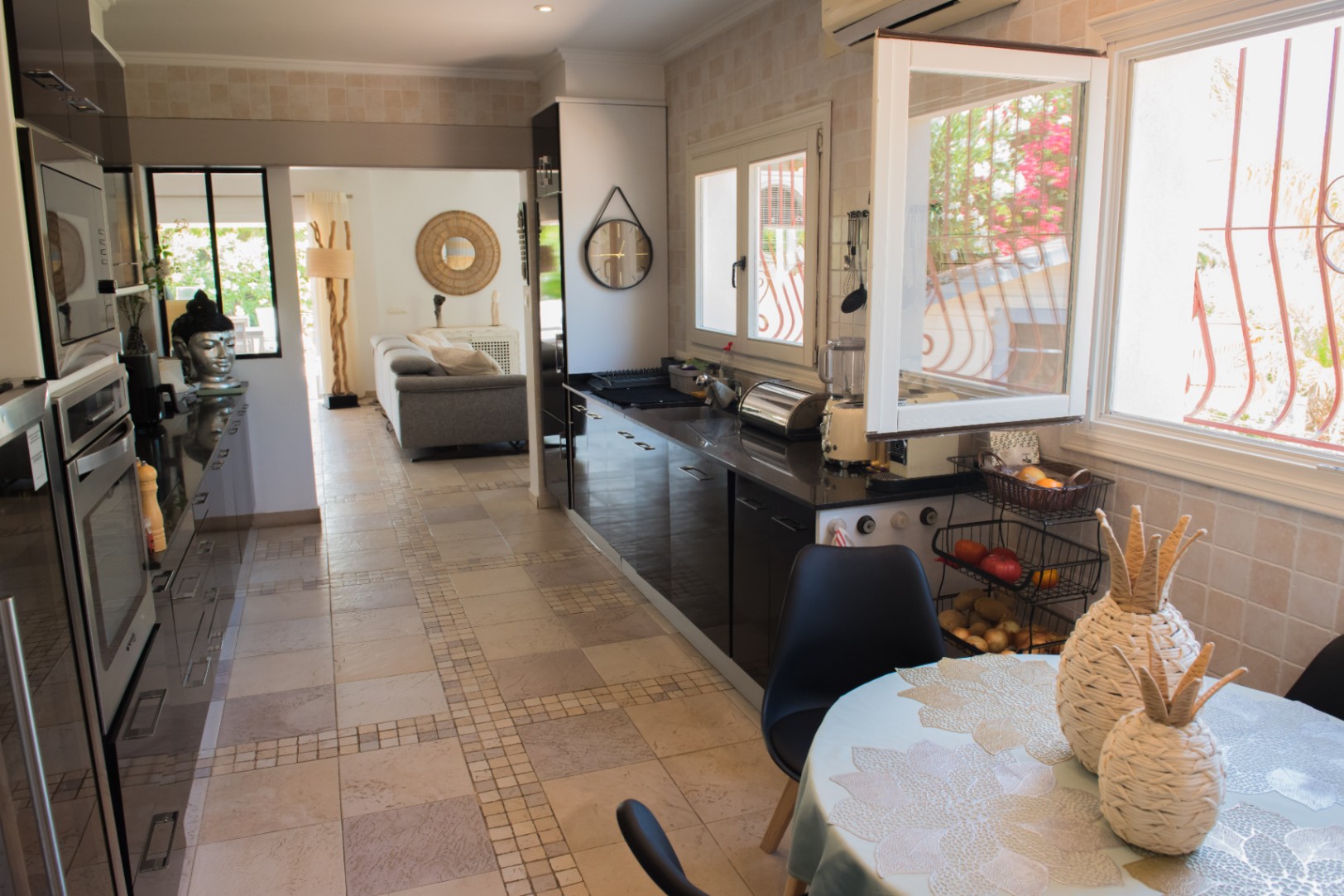 Chalet elegante en Jávea con piscina privada y jardín