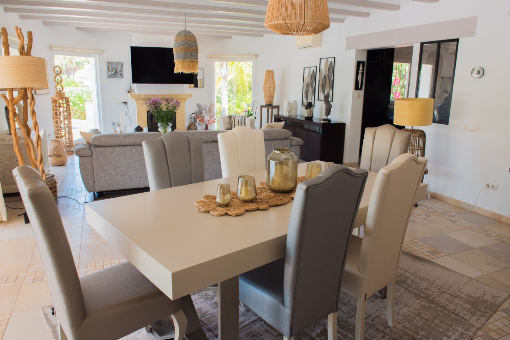 Chalet elegante en Jávea con piscina privada y jardín