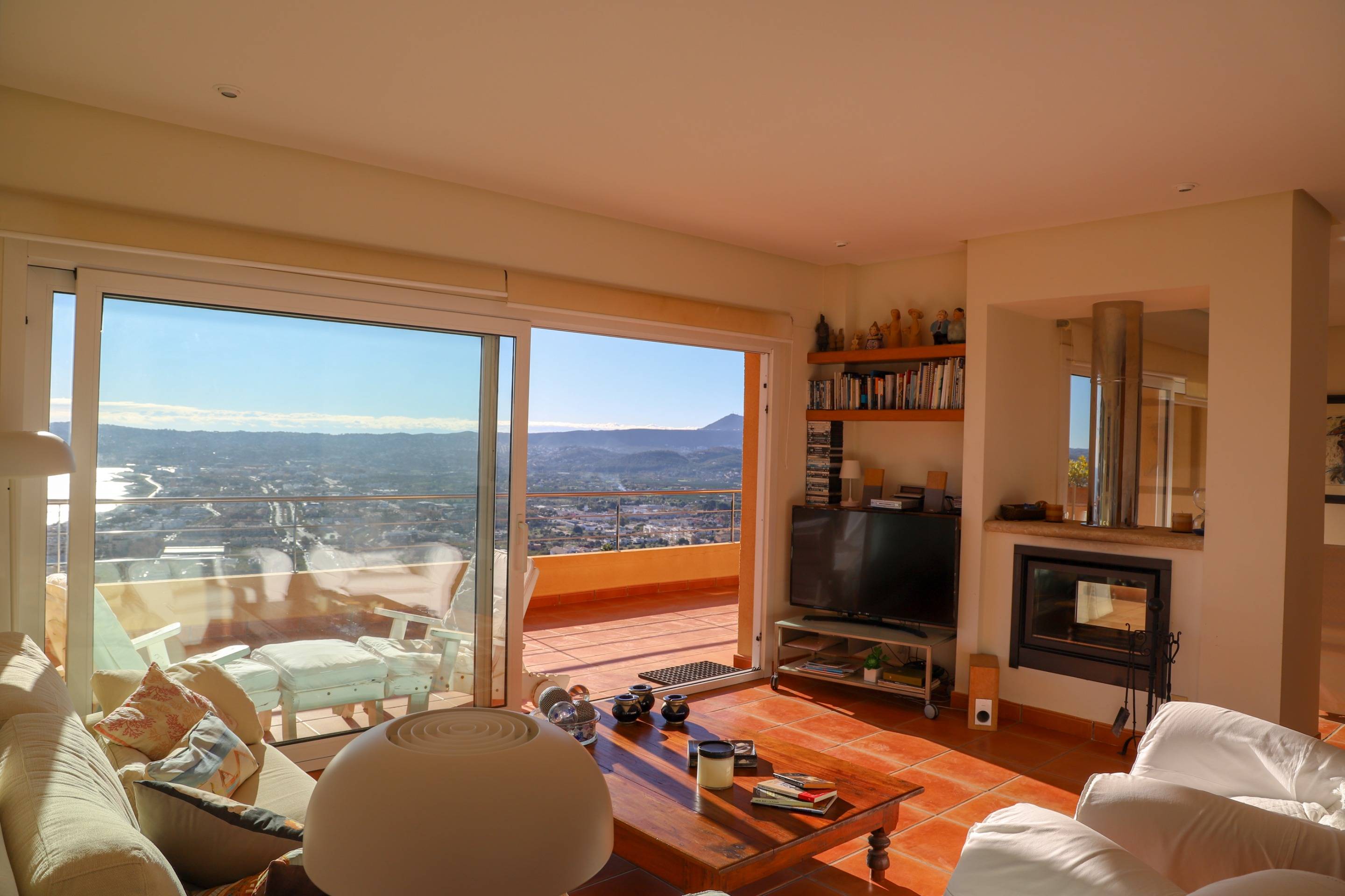 Chalet en Jávea con vistas panorámicas al mar y piscina privada