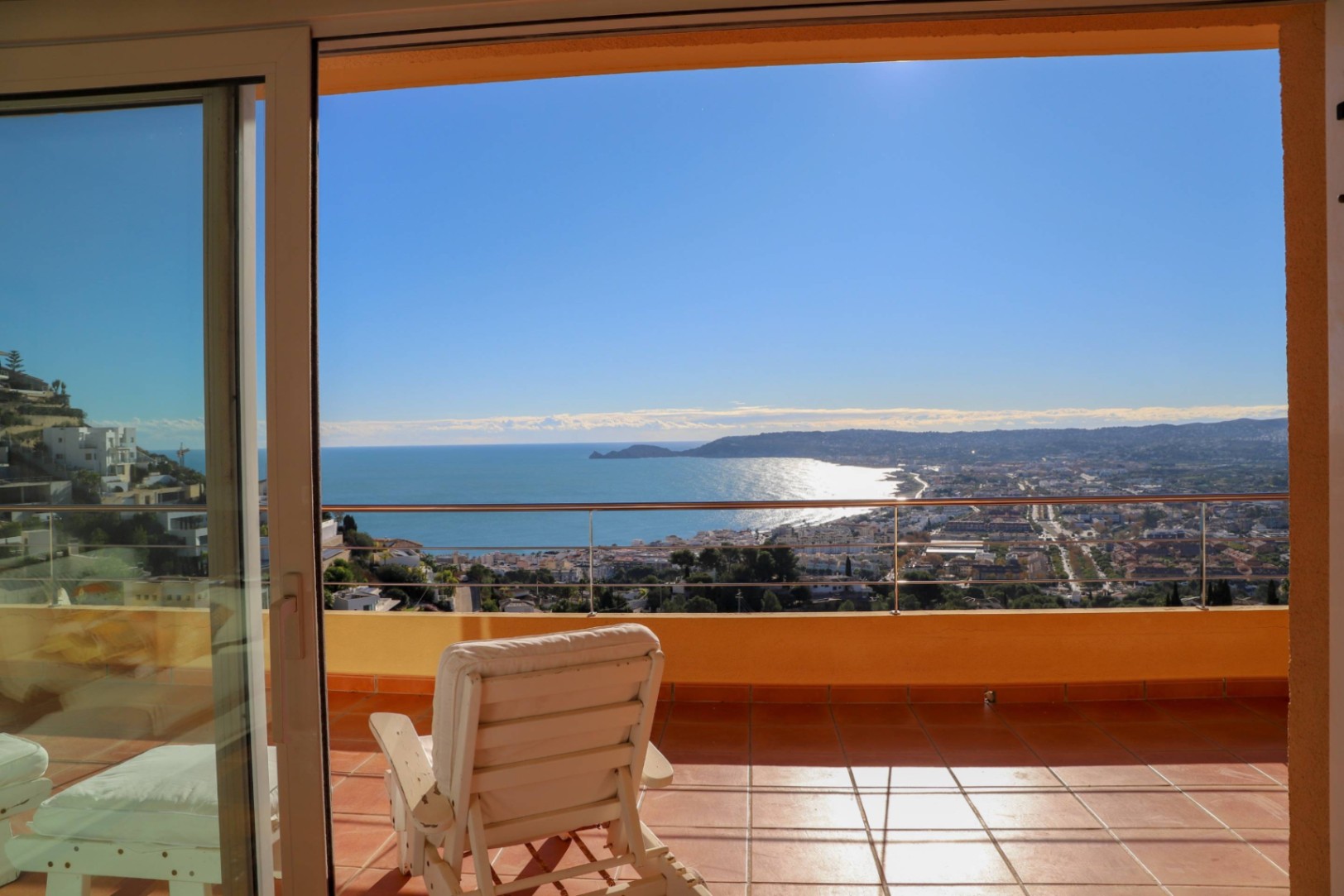 Chalet en Jávea con vistas panorámicas al mar y piscina privada