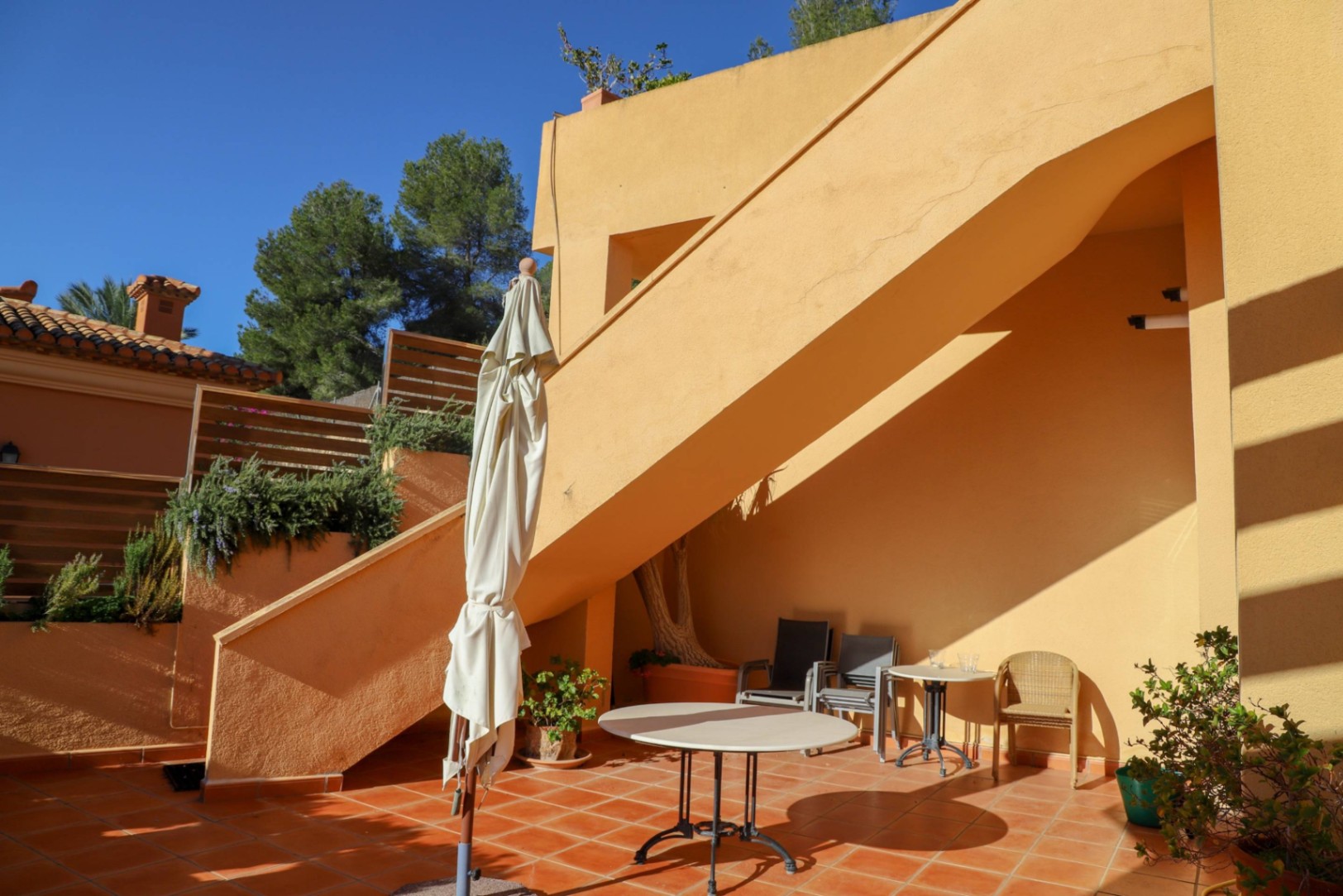 Chalet en Jávea con vistas panorámicas al mar y piscina privada