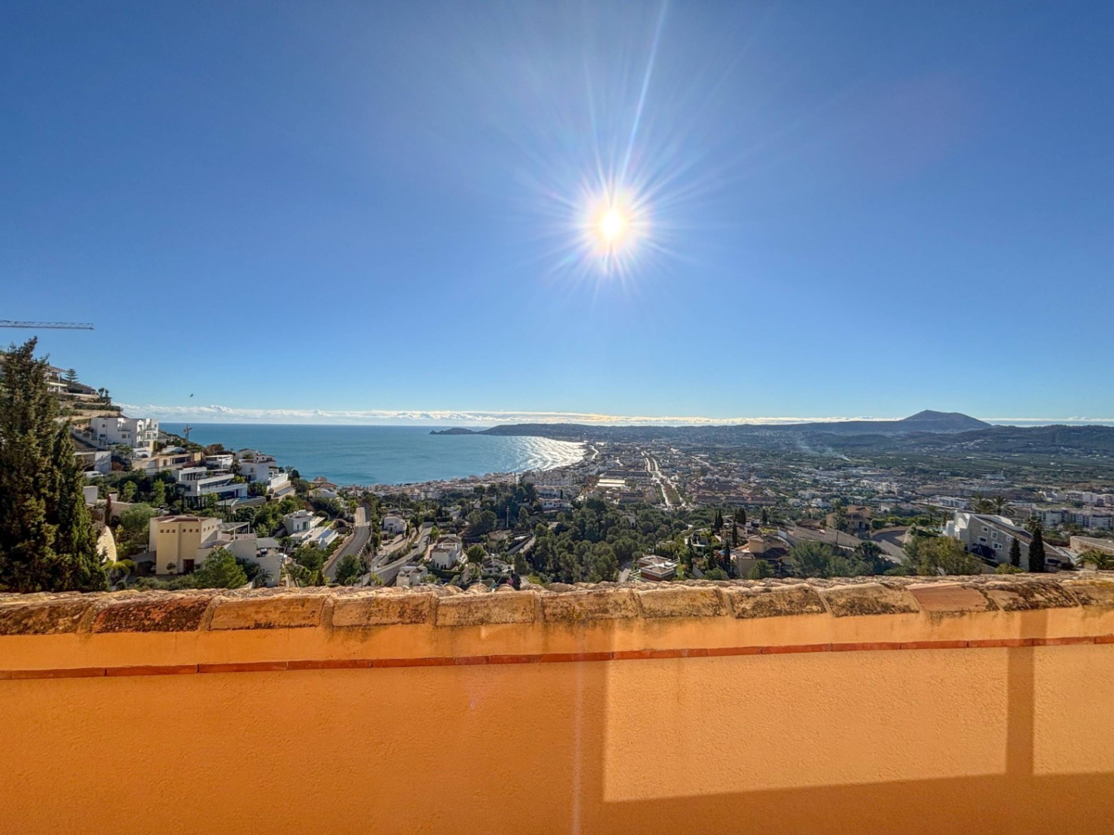 Chalet en Jávea con vistas panorámicas al mar y piscina privada