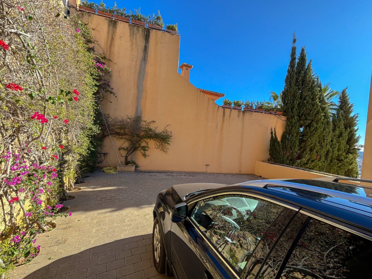 Chalet en Jávea con vistas panorámicas al mar y piscina privada