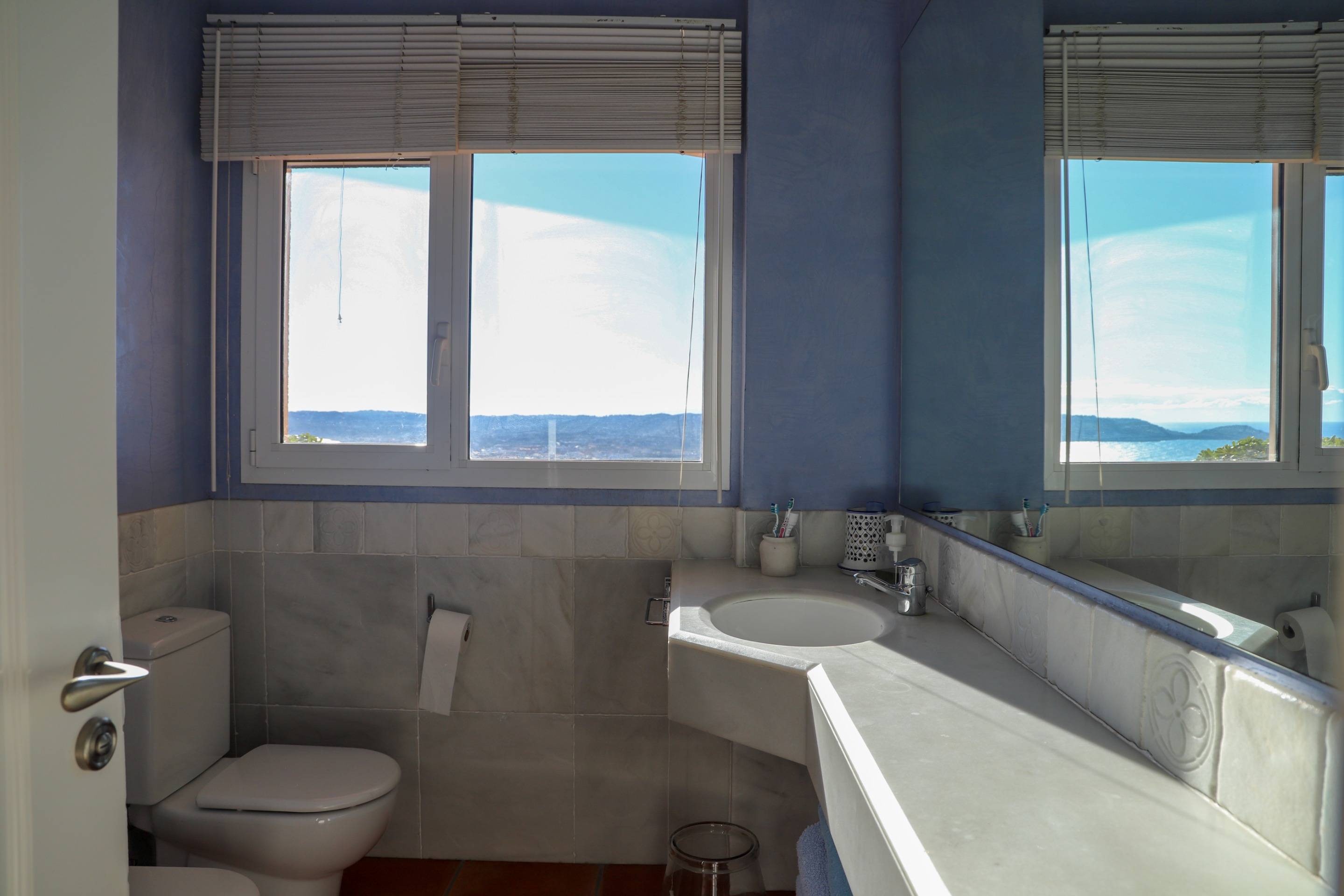 Chalet en Jávea con vistas panorámicas al mar y piscina privada