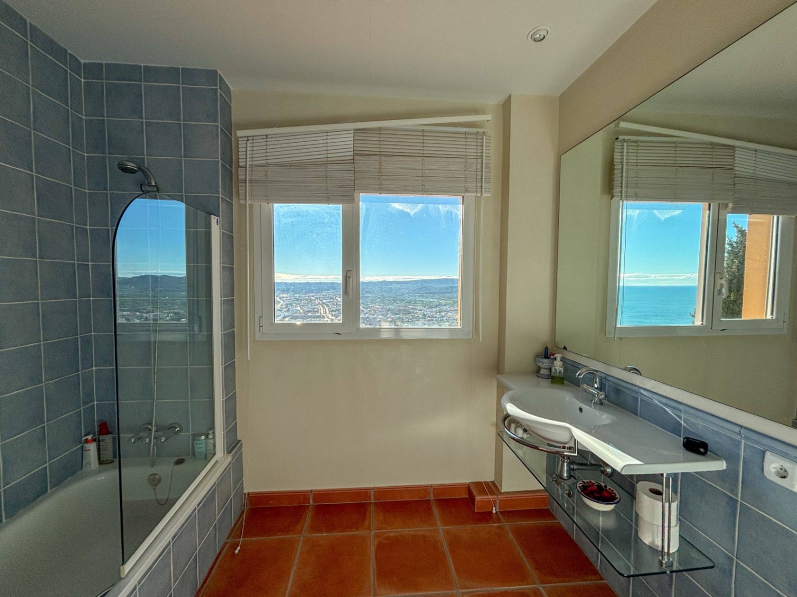 Chalet en Jávea con vistas panorámicas al mar y piscina privada