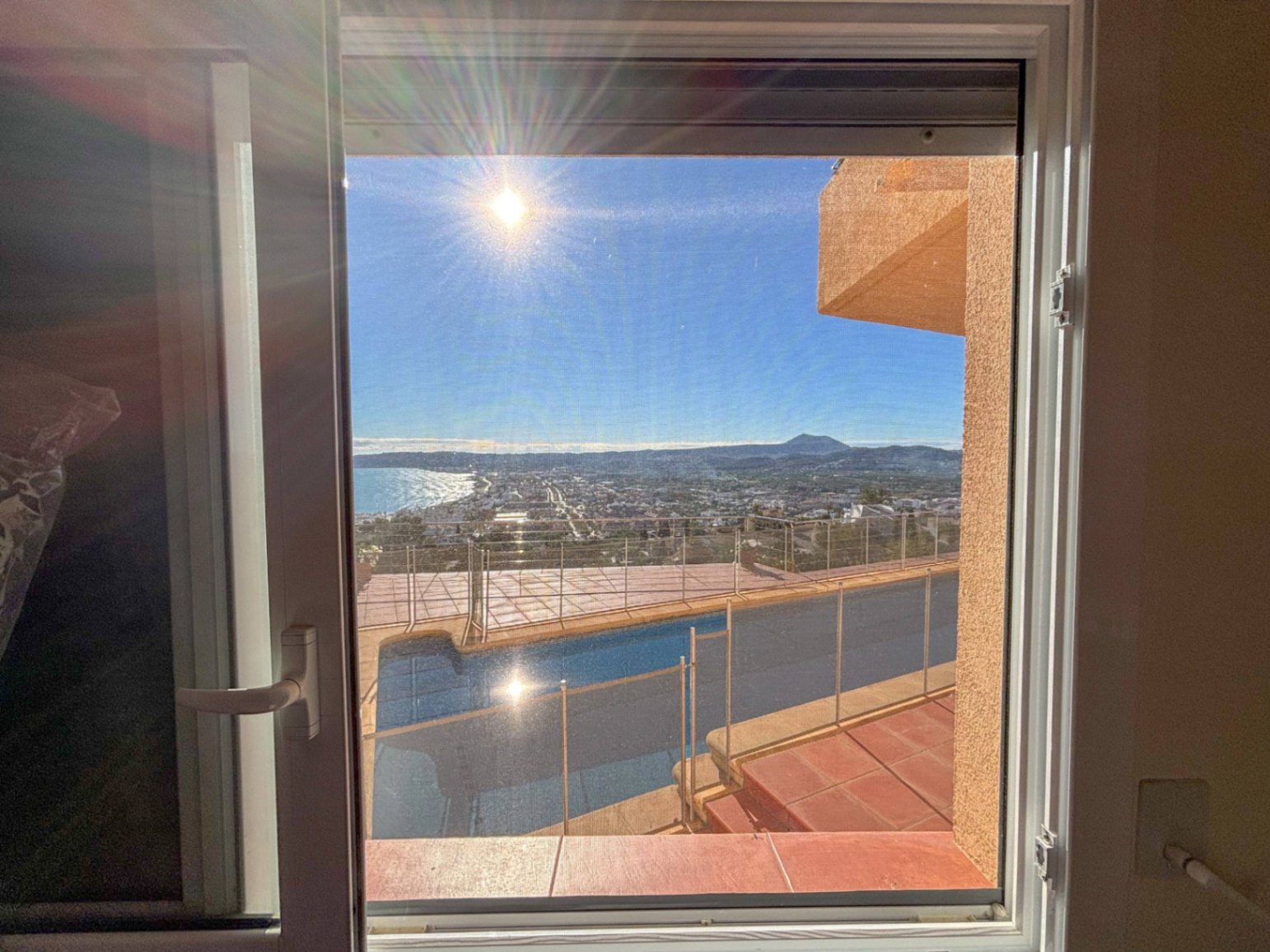 Chalet en Jávea con vistas panorámicas al mar y piscina privada