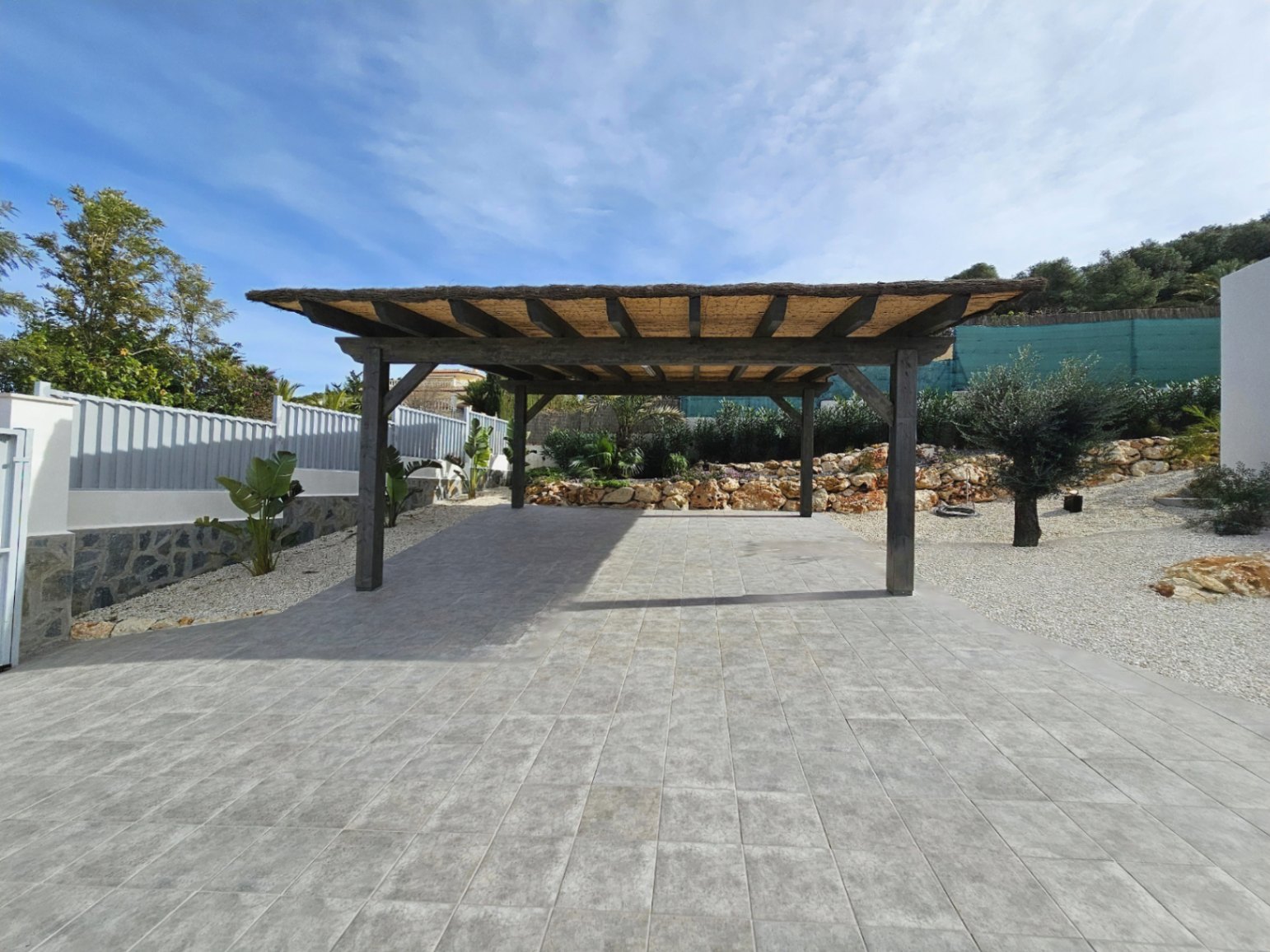 Villa contemporánea en Jávea con vistas al Montgó