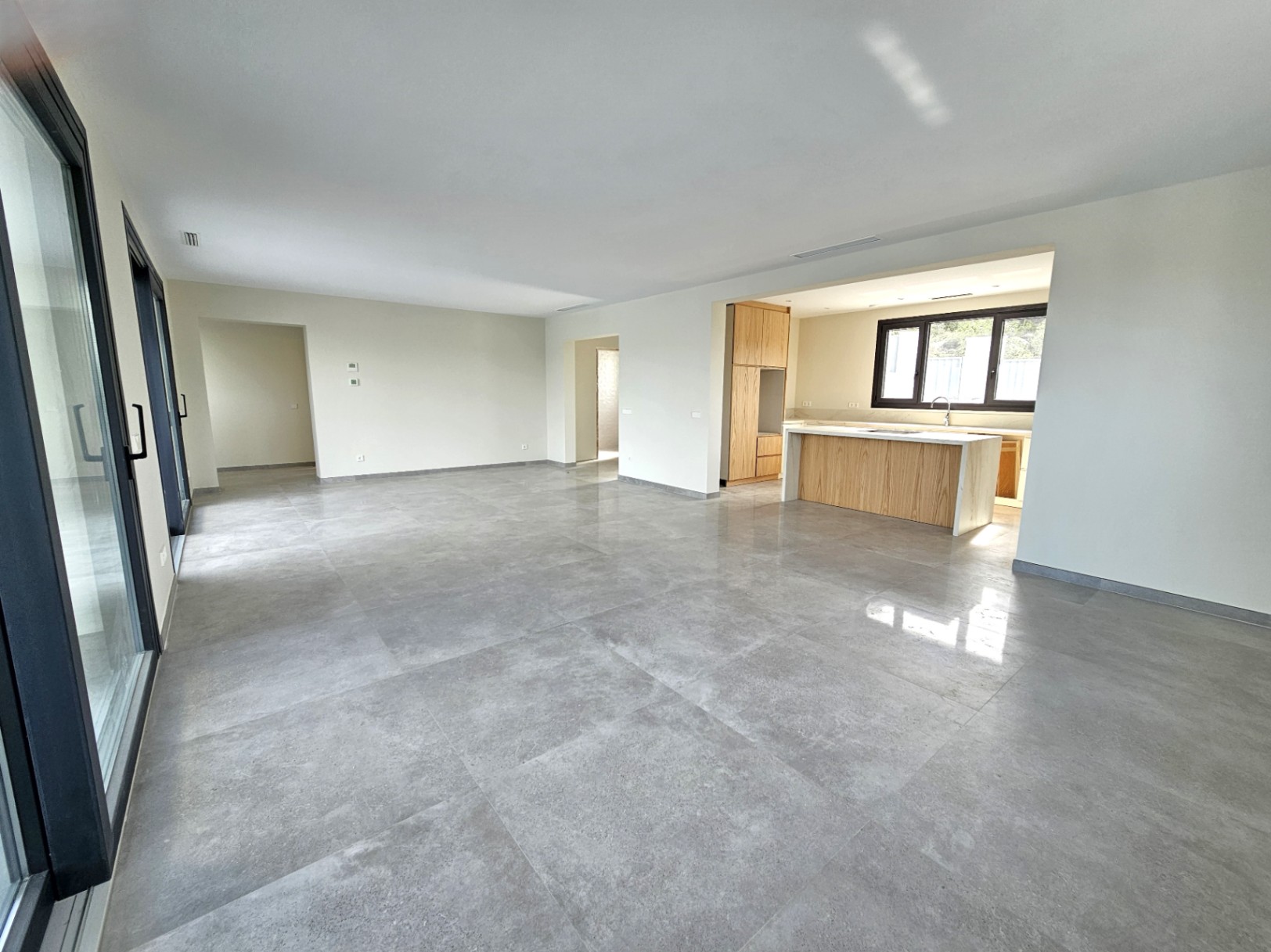 Villa contemporánea en Jávea con vistas al Montgó