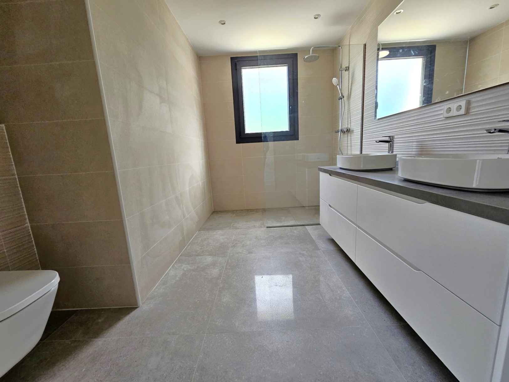 Villa contemporánea en Jávea con vistas al Montgó