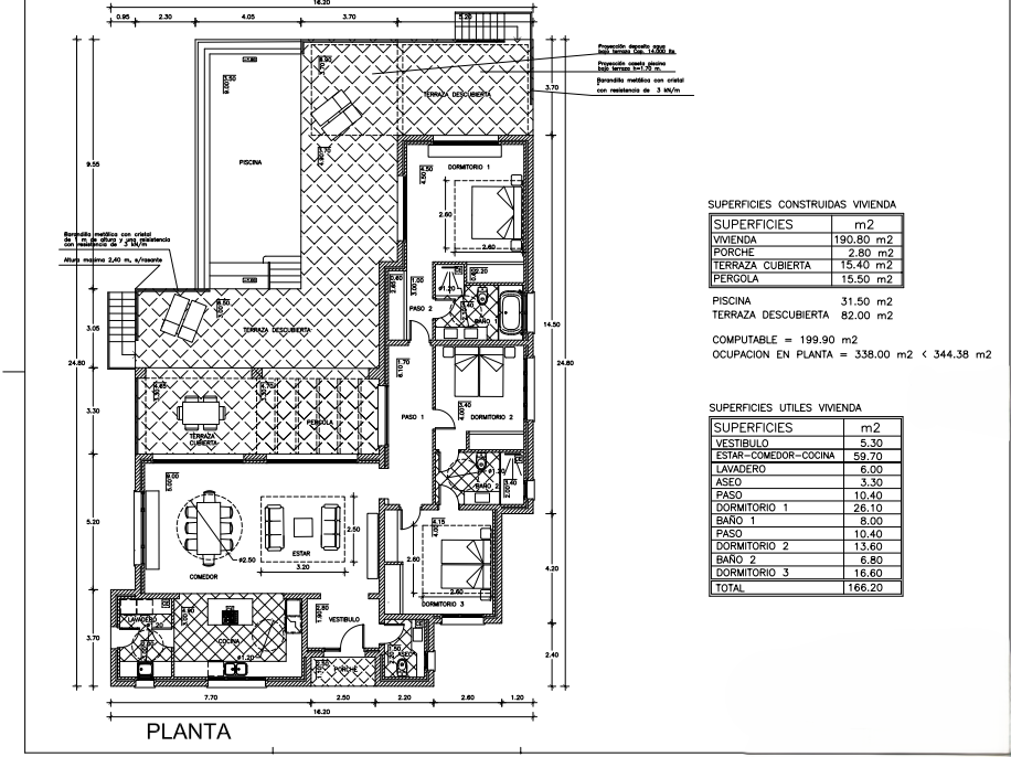 Plano arquitectónico detallado que muestra una vivienda de tres dormitorios, piscina privada, terraza con pérgola y cuadro de superficies técnicas.