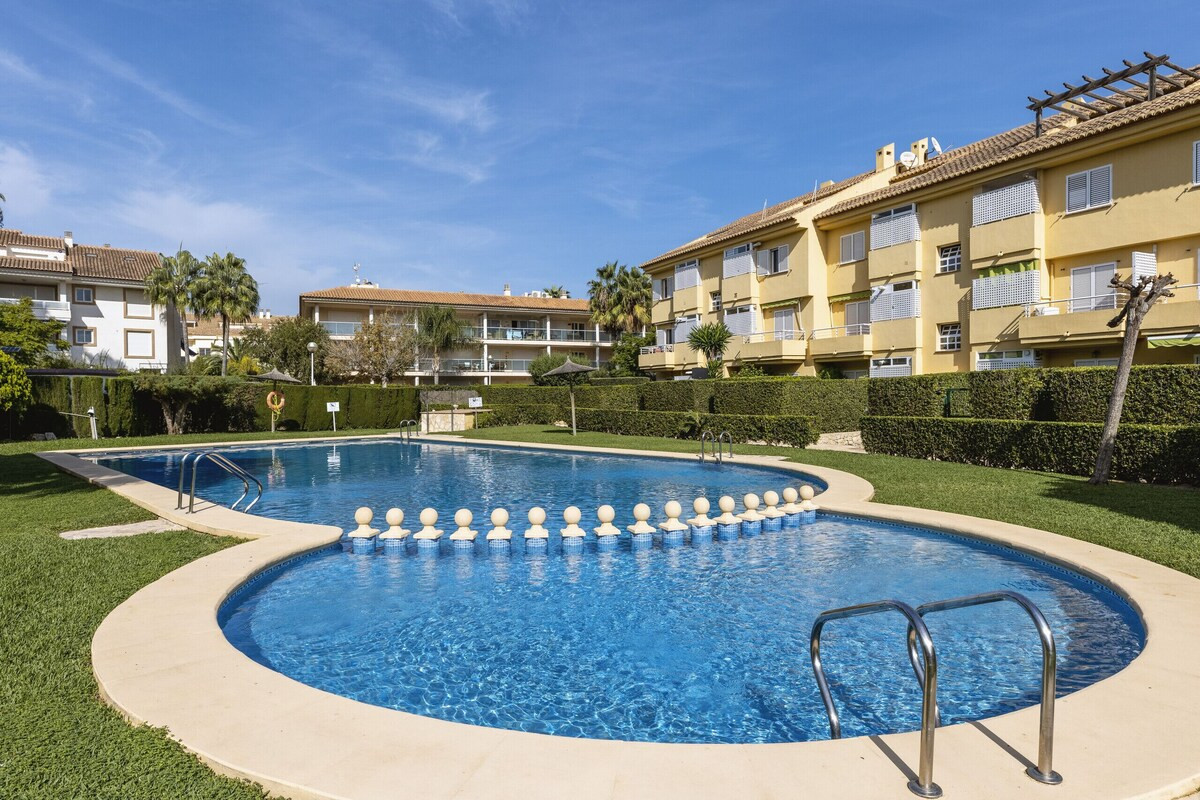 Appartement à Jávea avec piscine commune et terrasse
