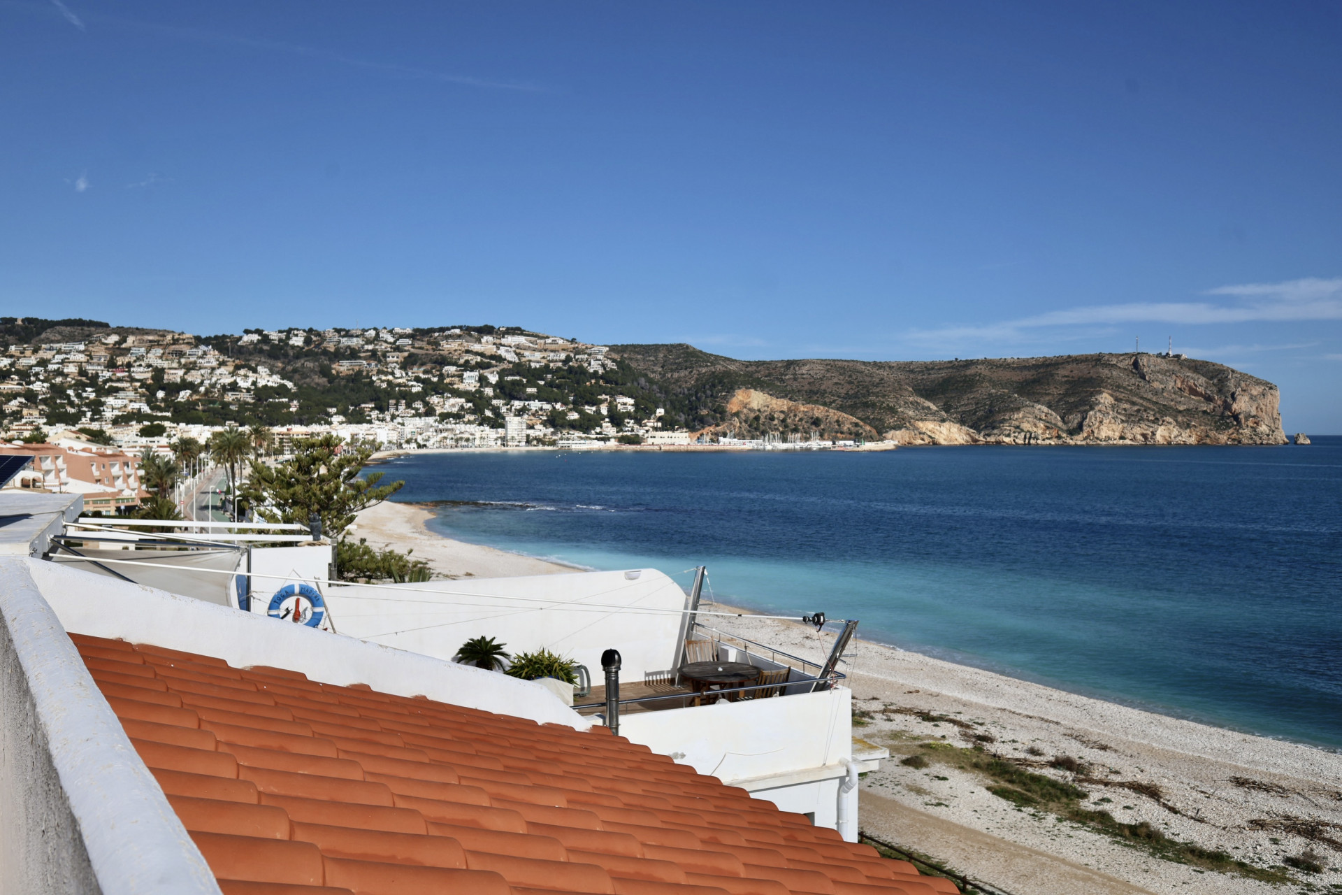Appartement en première ligne à Jávea avec vue mer