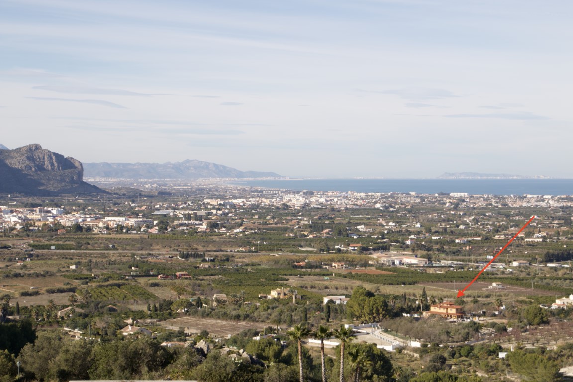 Villa en Pedreguer con vistas al mar y gran parcela