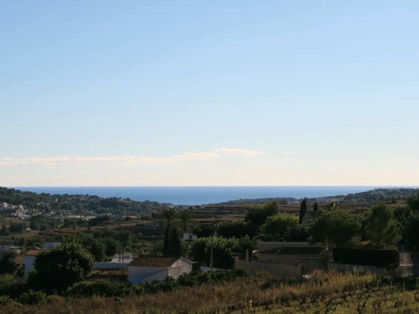 Terreno rural de 11.600 m2 con vistas al mar en Benitachell