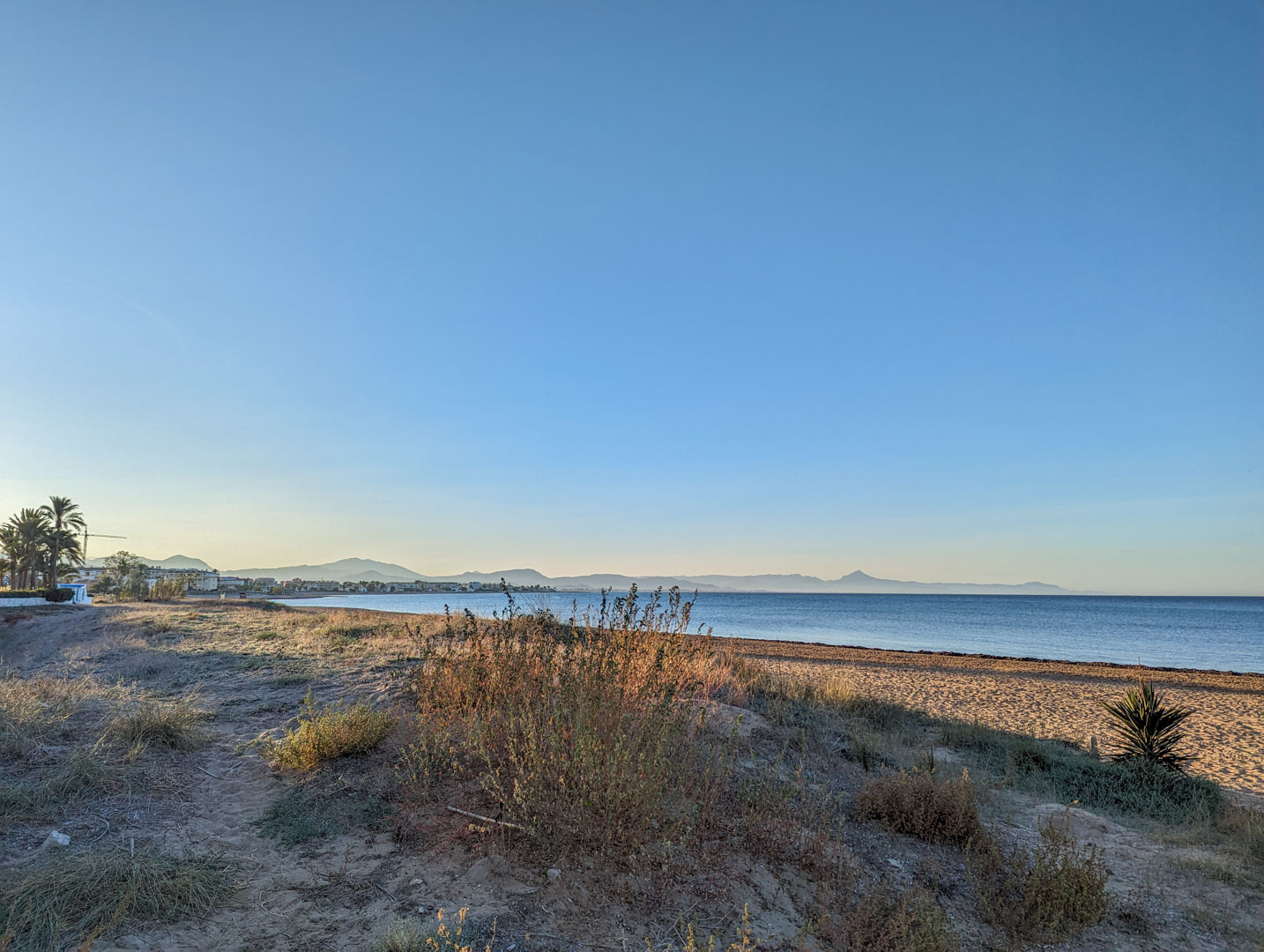 Villa de obra nueva en Dénia con piscina cerca de la playa