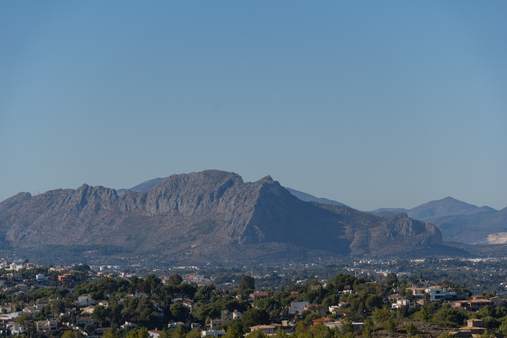 Villa de obra nueva en Dénia con piscina cerca de la playa