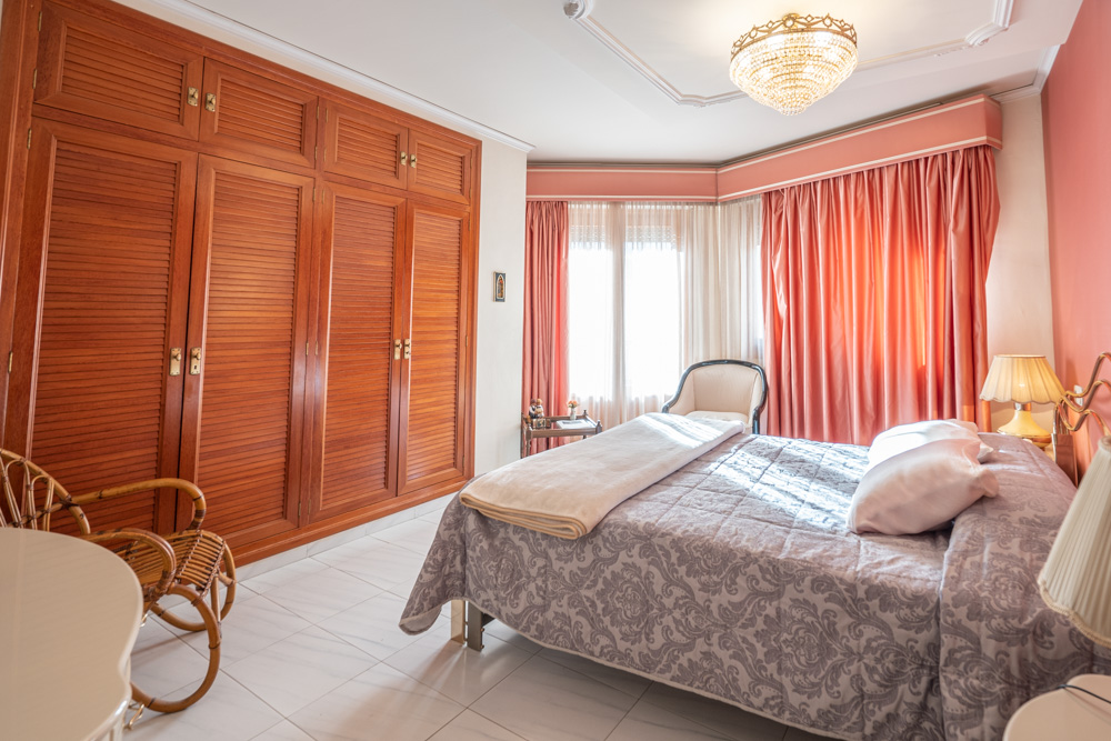 Casa de pueblo auténtica en Gata de Gorgos con terraza y vistas al Montgó