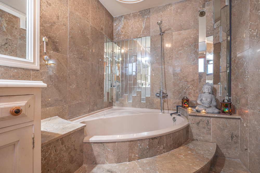 Casa de pueblo auténtica en Gata de Gorgos con terraza y vistas al Montgó