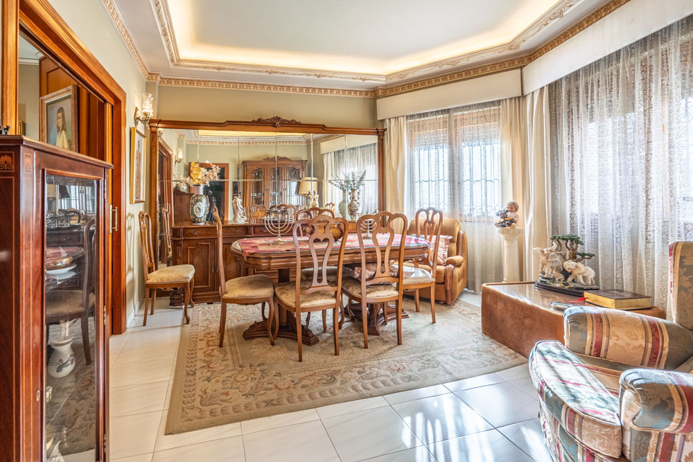 Casa de pueblo auténtica en Gata de Gorgos con terraza y vistas al Montgó
