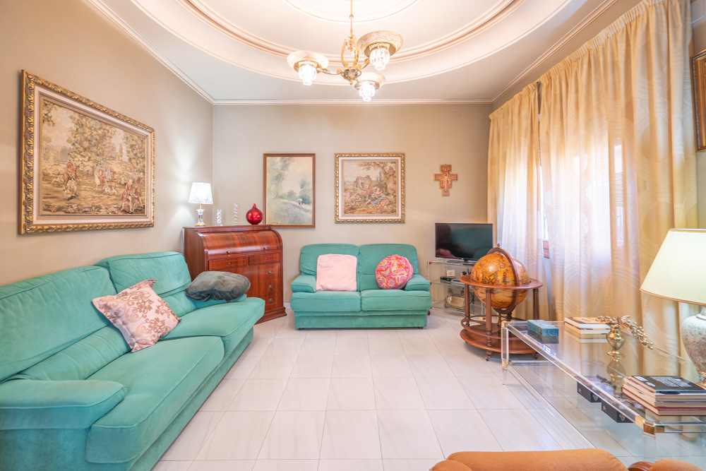 Casa de pueblo auténtica en Gata de Gorgos con terraza y vistas al Montgó