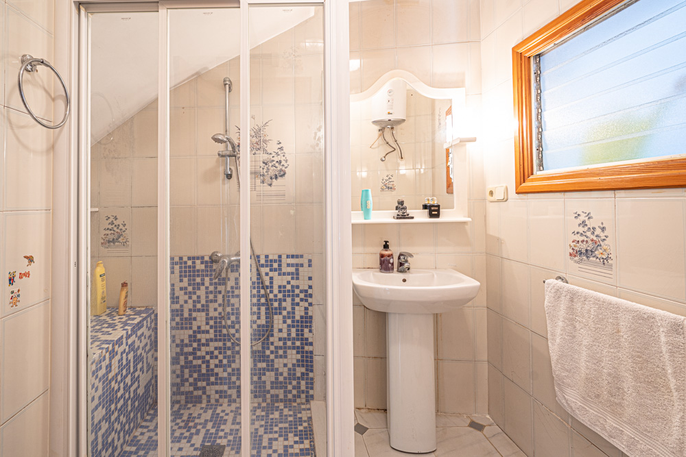 Casa de pueblo auténtica en Gata de Gorgos con terraza y vistas al Montgó