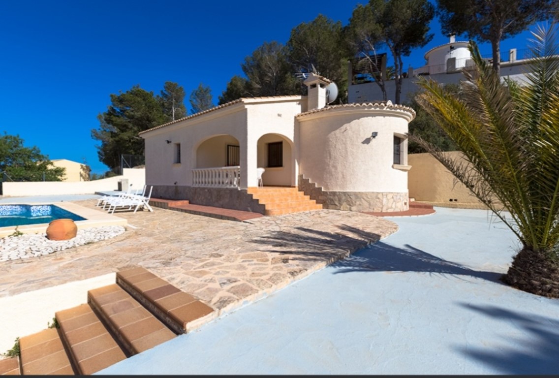 Villa en Calpe, Cometa con piscina privada y vistas a la montaña