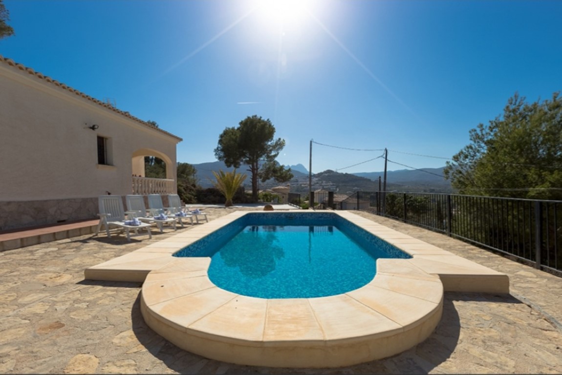 Villa en Calpe, Cometa con piscina privada y vistas a la montaña