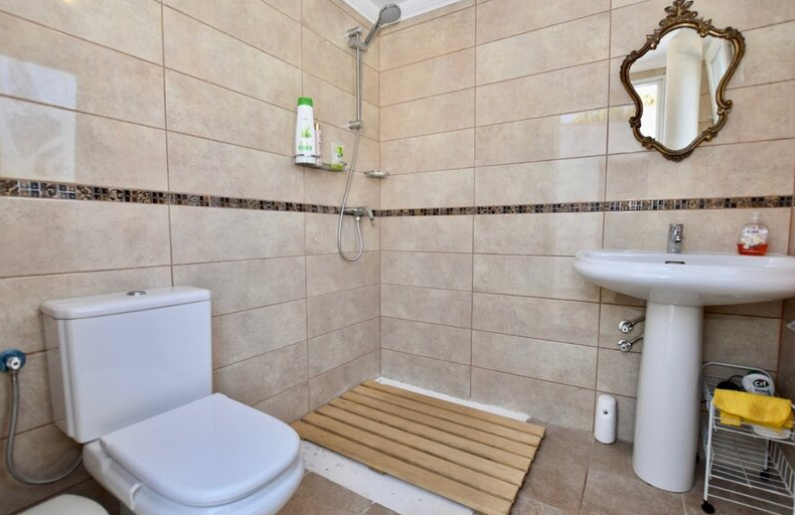 Villa en Cap Martí, Jávea con vistas al mar y casa de invitados