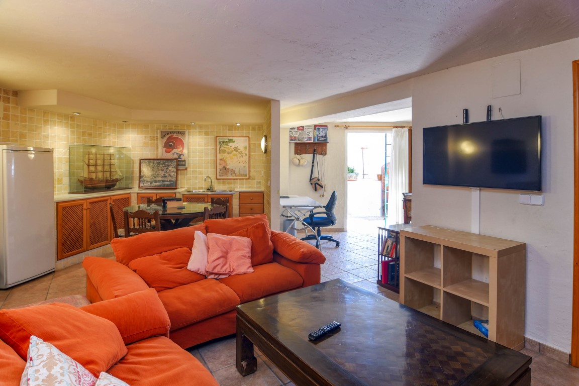 Villa de cinco dormitorios con vistas al mar en La Sella, Pedreguer