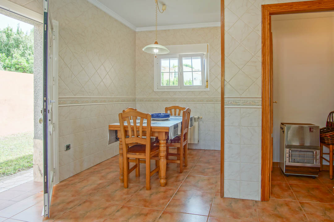 Auténtica villa de cinco dormitorios en Calpe con piscina y vistas al mar