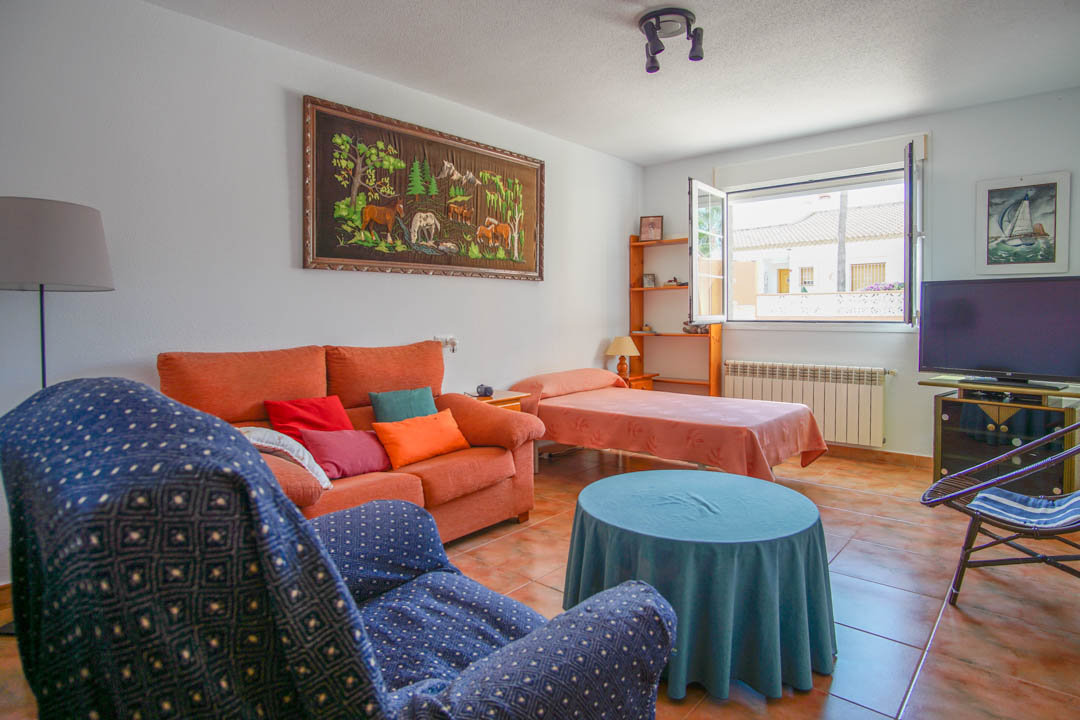 Auténtica villa de cinco dormitorios en Calpe con piscina y vistas al mar