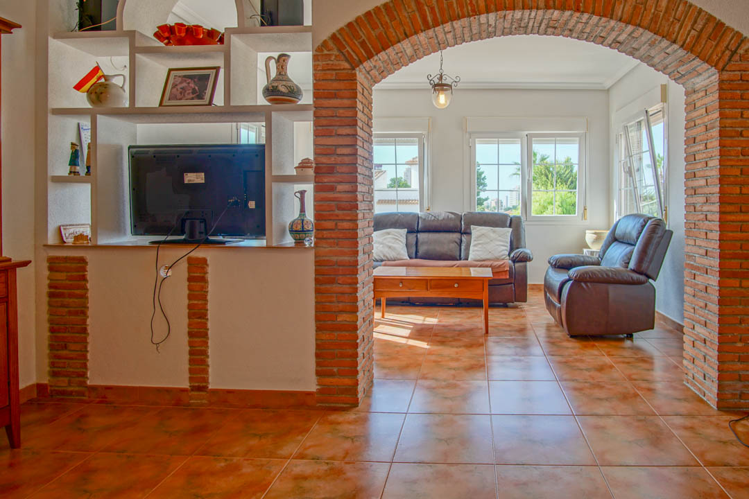 Auténtica villa de cinco dormitorios en Calpe con piscina y vistas al mar