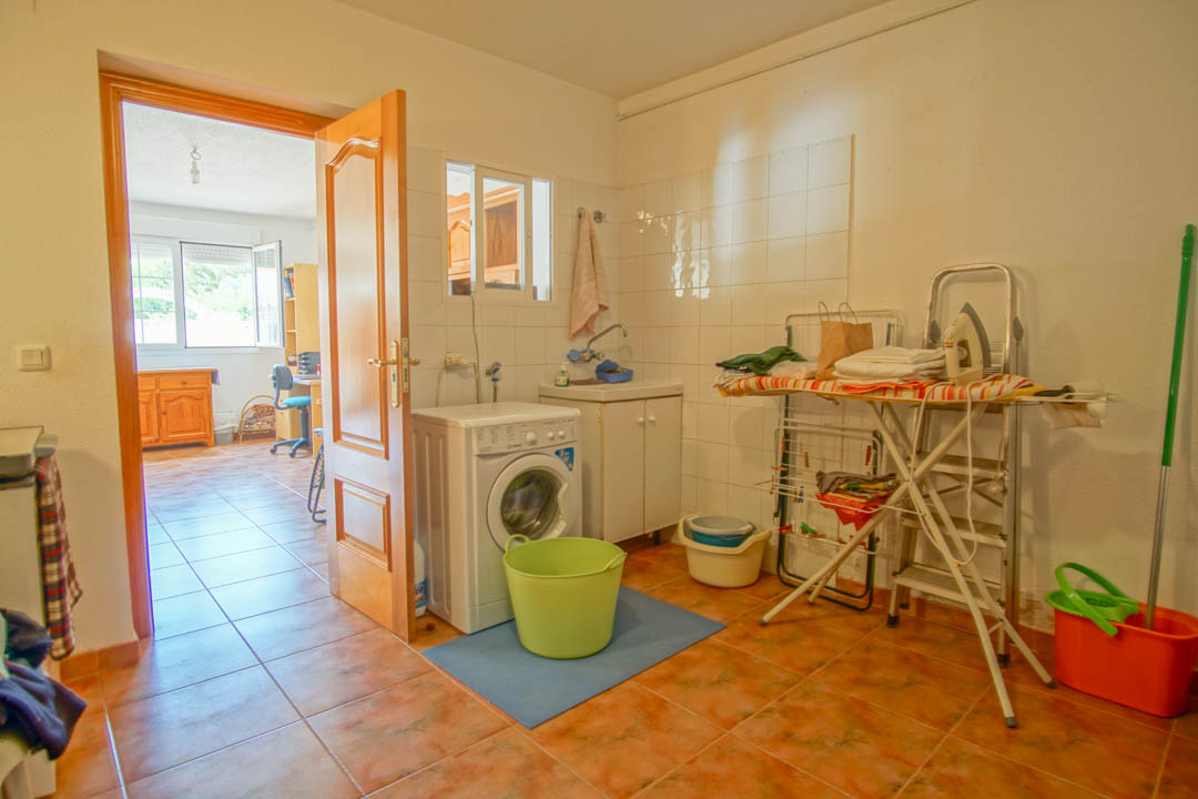 Auténtica villa de cinco dormitorios en Calpe con piscina y vistas al mar