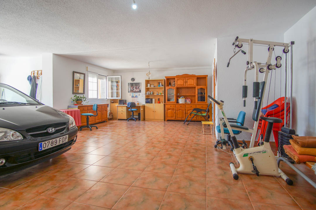 Auténtica villa de cinco dormitorios en Calpe con piscina y vistas al mar