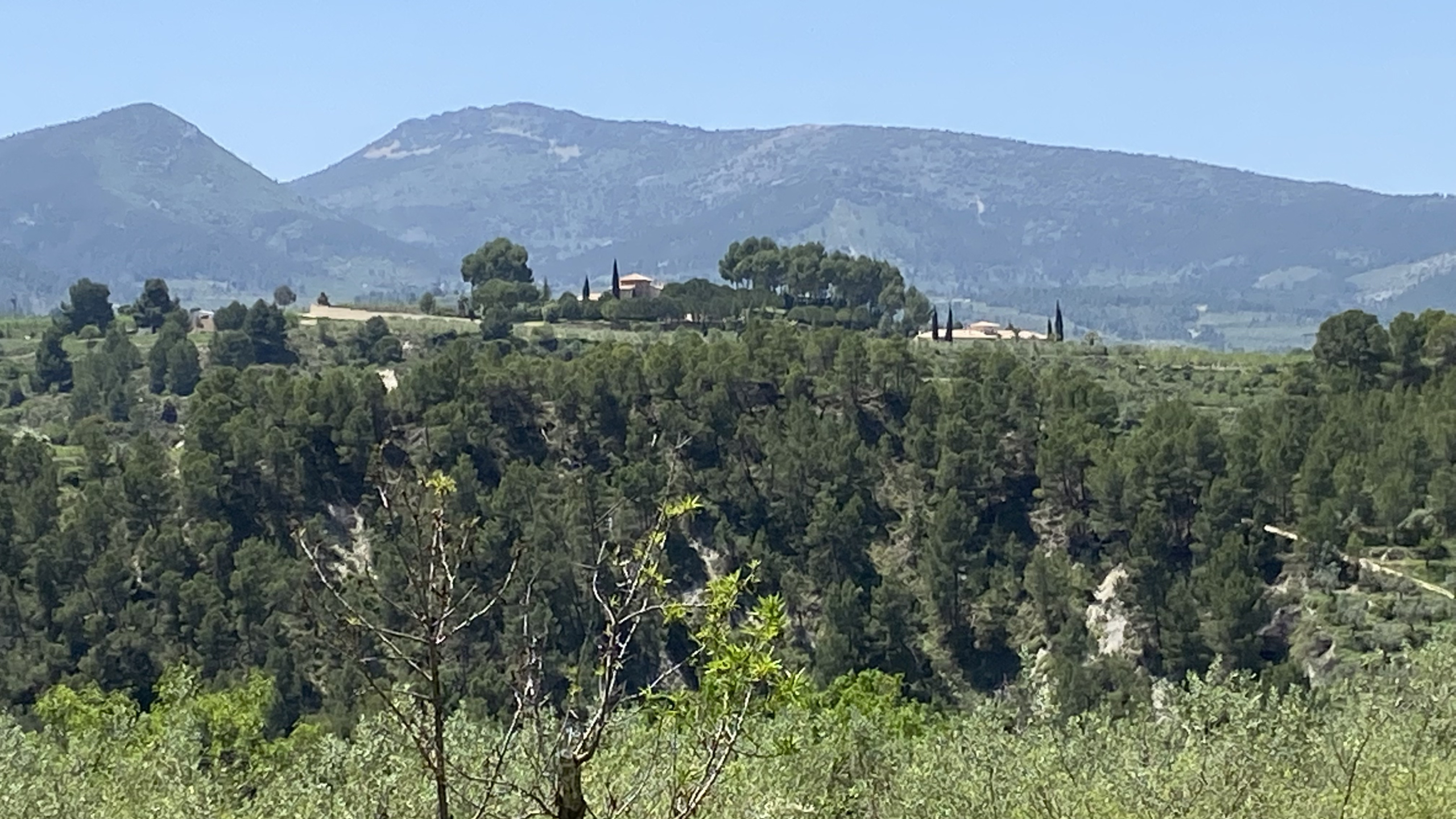 Espectacular finca con villa y casa de invitados en Penáguila