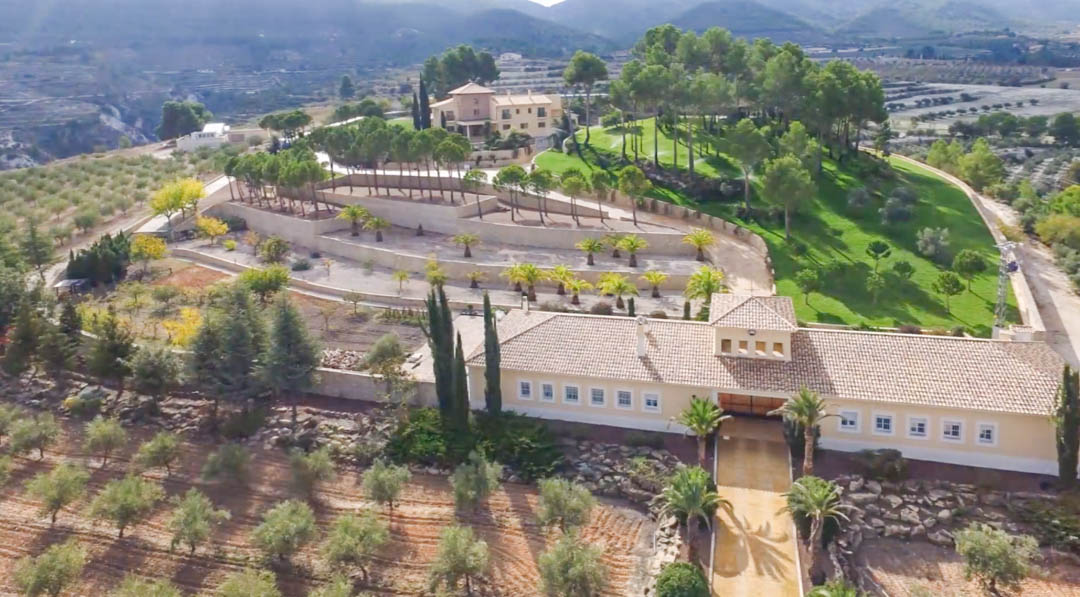 Espectacular finca con villa y casa de invitados en Penáguila