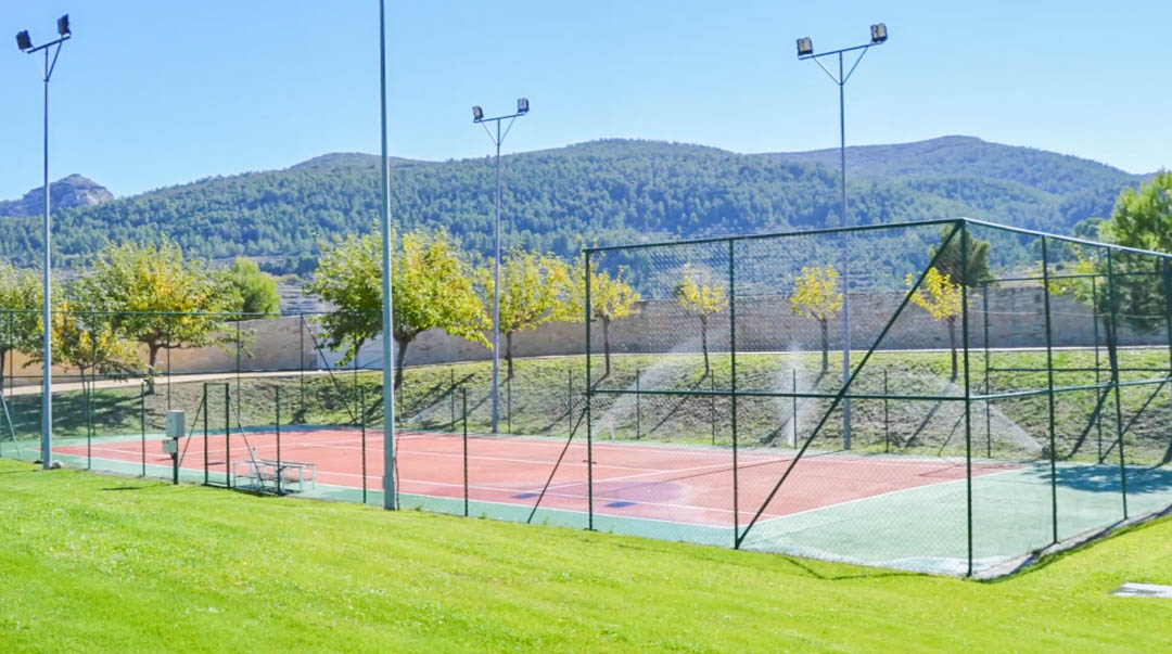 Espectacular finca con villa y casa de invitados en Penáguila