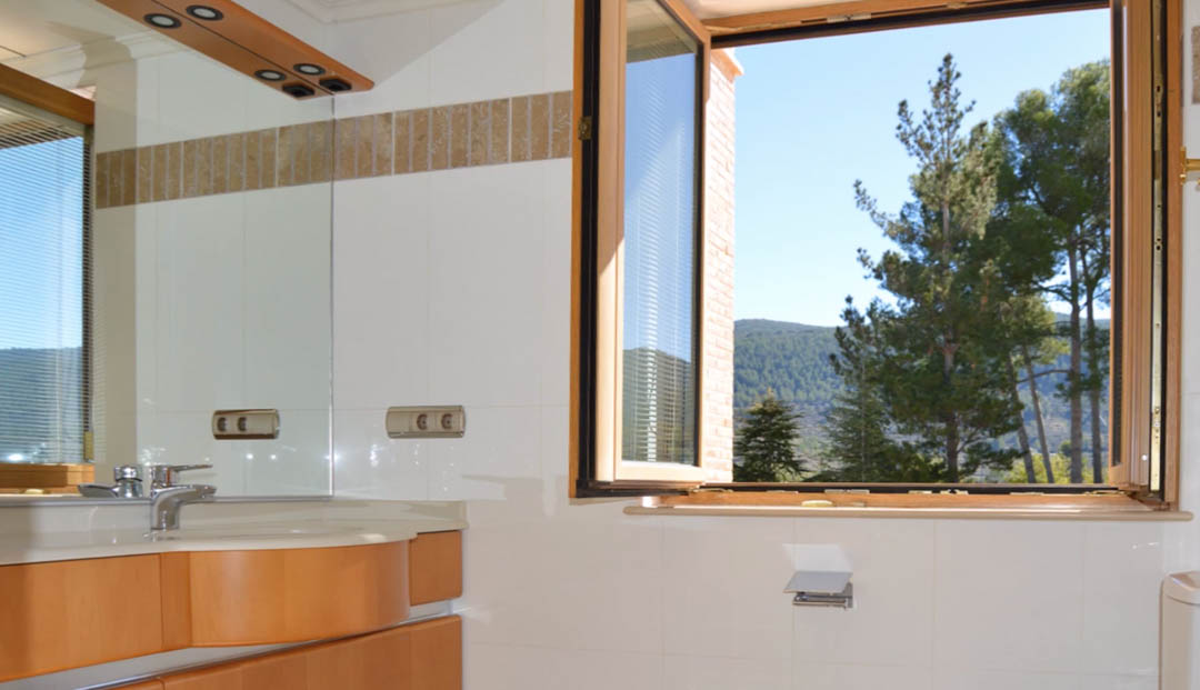 Espectacular finca con villa y casa de invitados en Penáguila