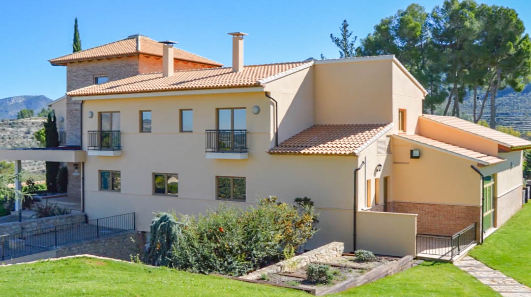 Espectacular finca con villa y casa de invitados en Penáguila