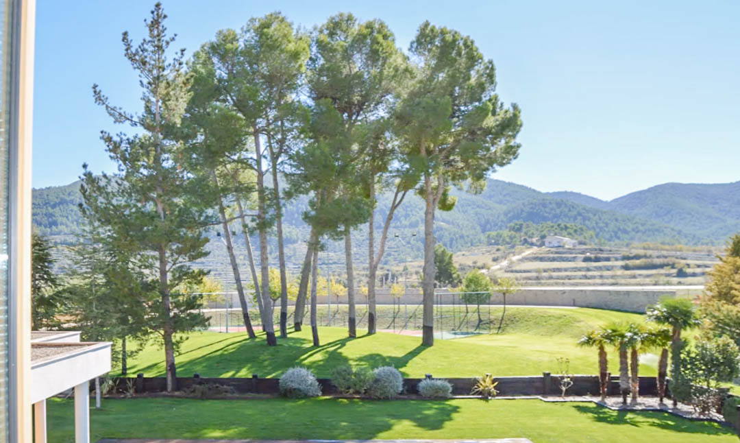 Espectacular finca con villa y casa de invitados en Penáguila