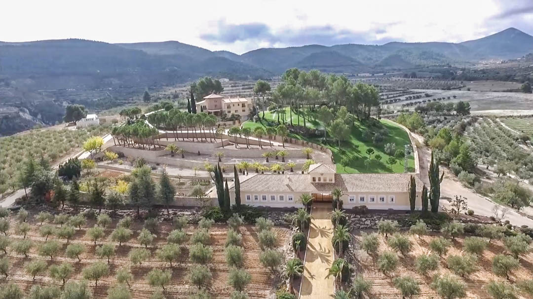 Espectacular finca con villa y casa de invitados en Penáguila